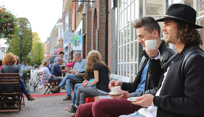 TOUR DOOR HEEL NEDERLAND: “bijzonder moment, horeca weer open”!